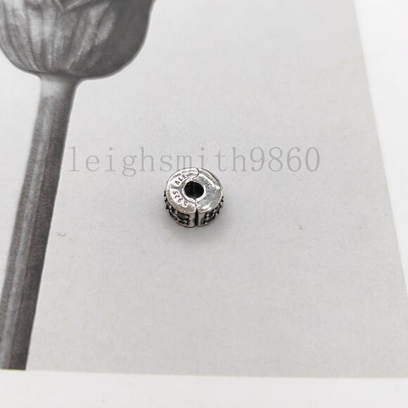 Pandora Clear Pavé Clip Charm - Picture 2 of 3